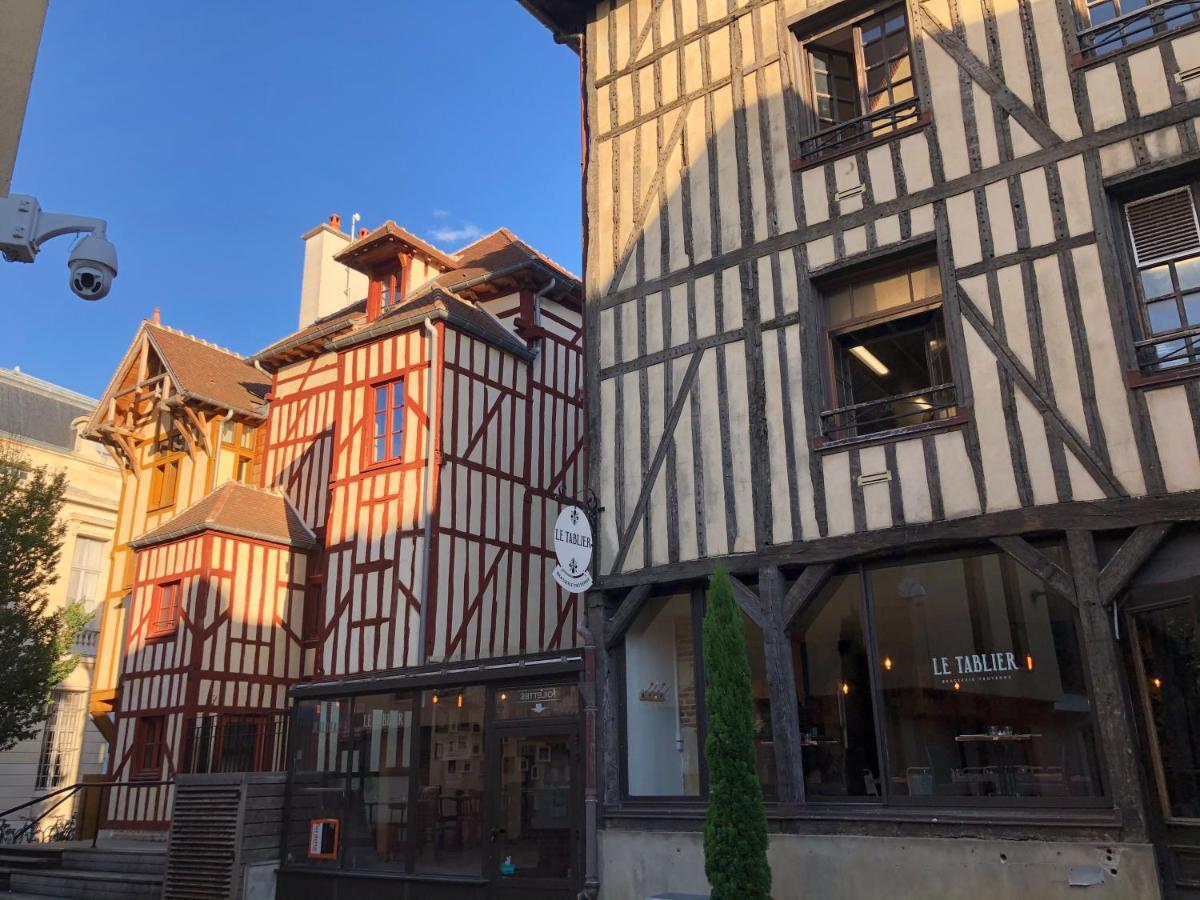 Le Paillot De Montabert Hyper Centre Classe Troyes Exterior photo